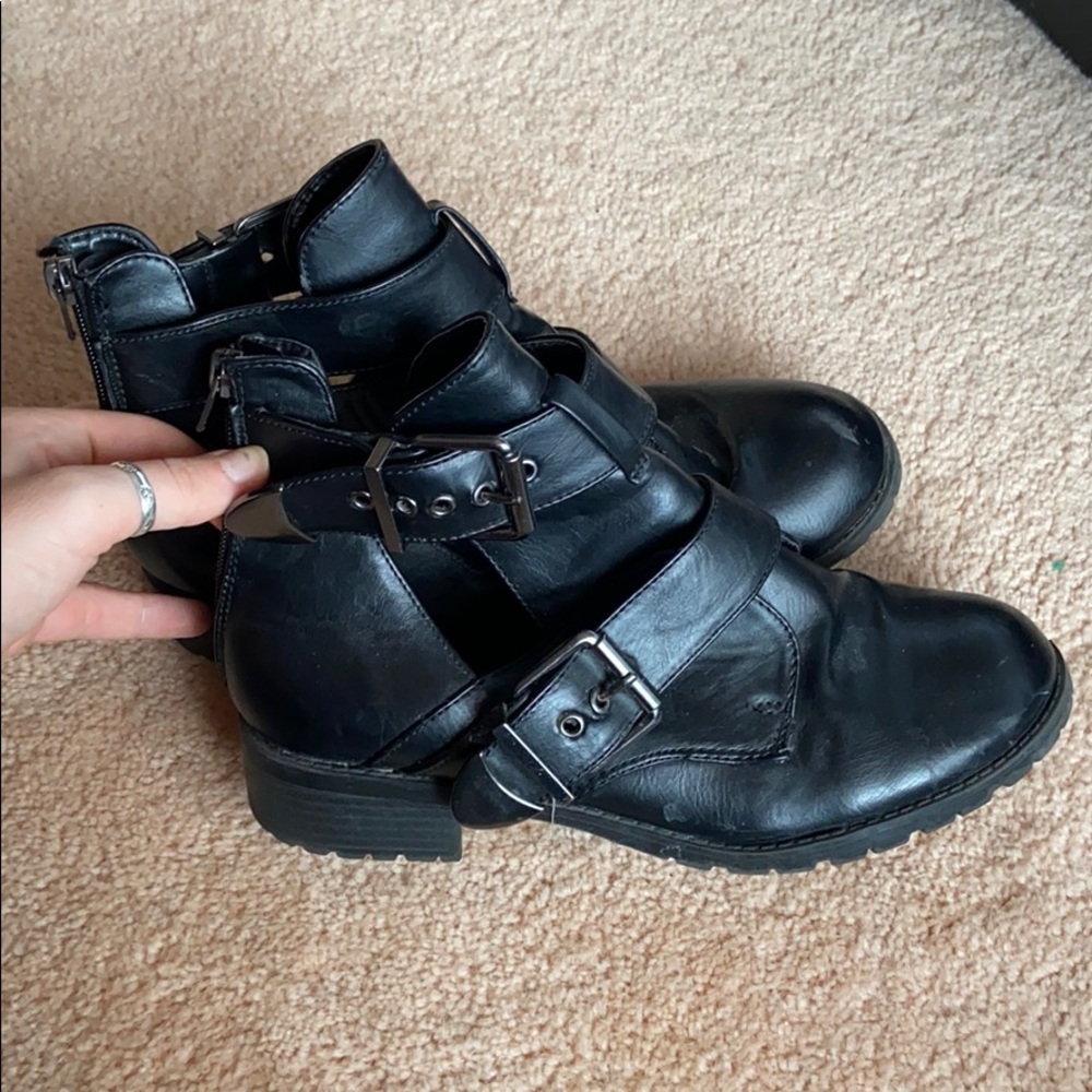 cutout ankle booties